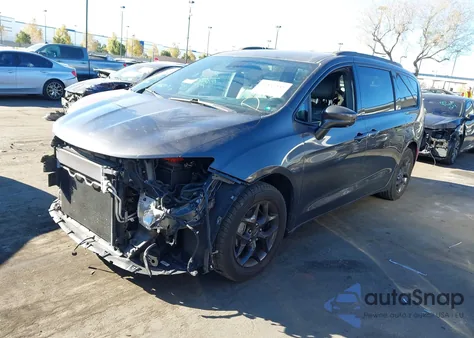 2020 Chrysler Pacifica Touring L Plus z USA, uszkodzony, nr VIN 2C4RC1EG9LR210049